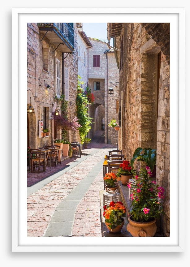 Alfresco dining in Italy