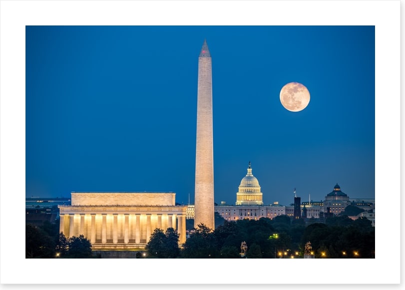 Monumental supermoon