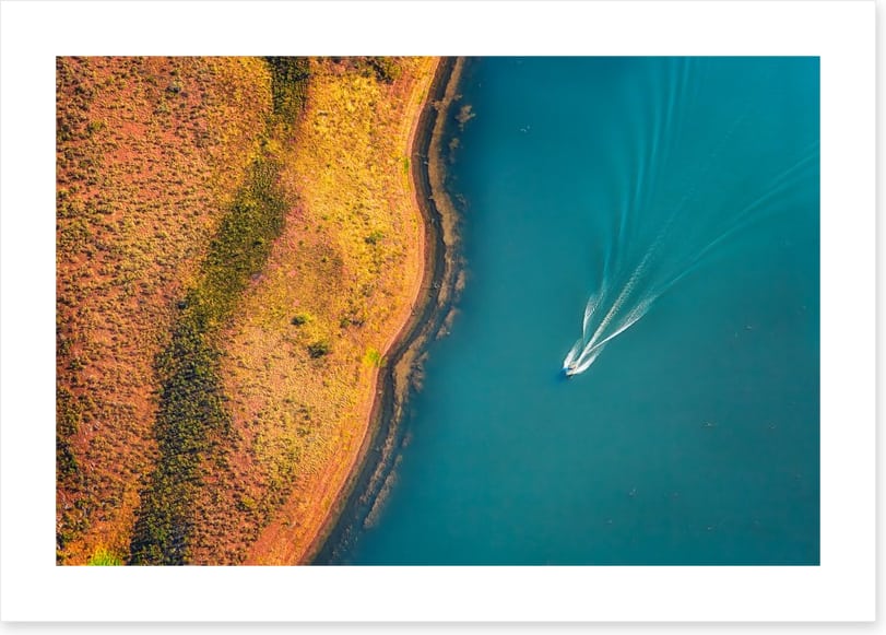 Speedboat on Lake Argyle