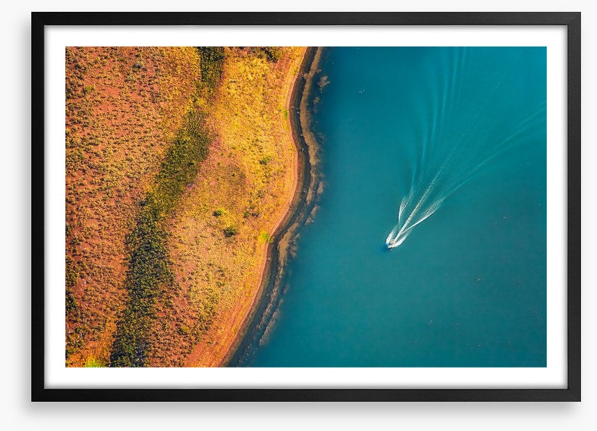 Speedboat on Lake Argyle