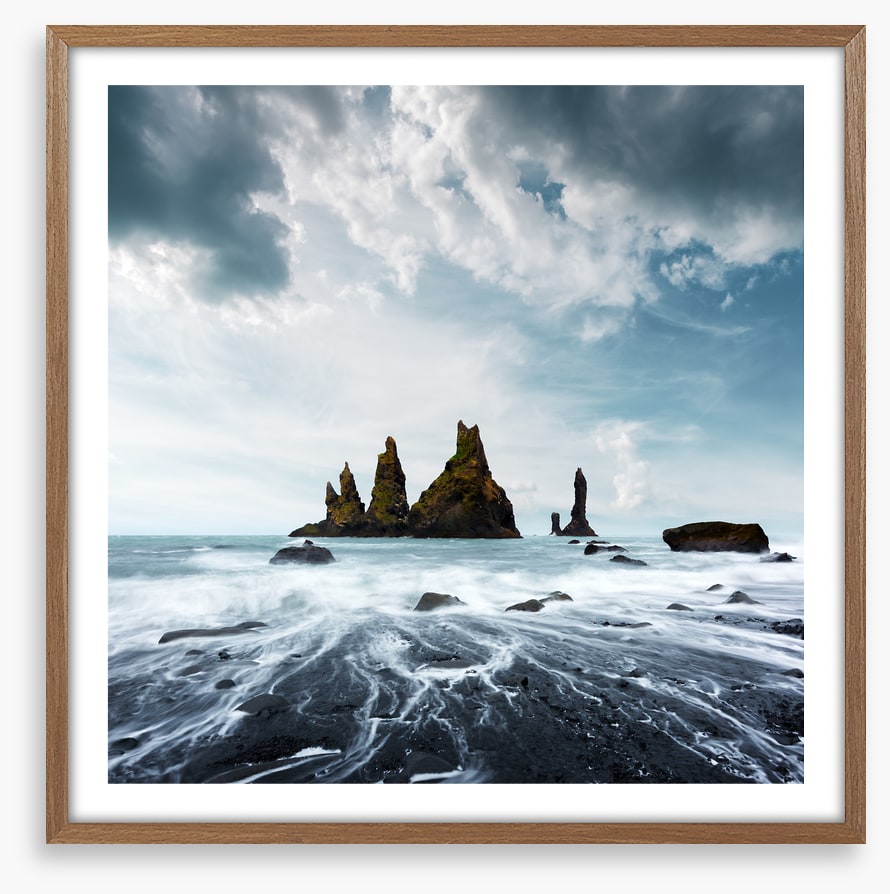 Troll toes seascape