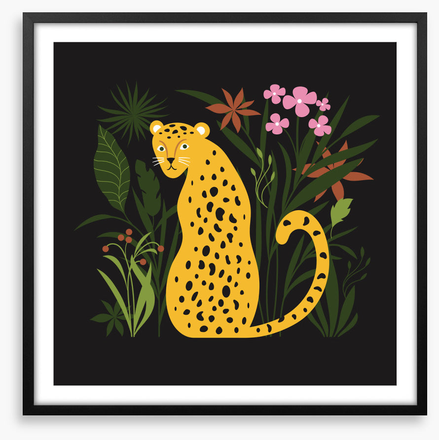 Leopard looks back