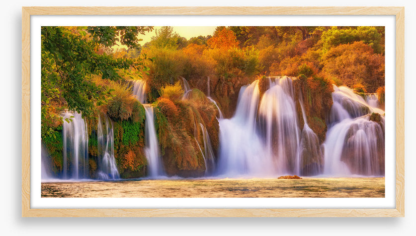 Autumn falls