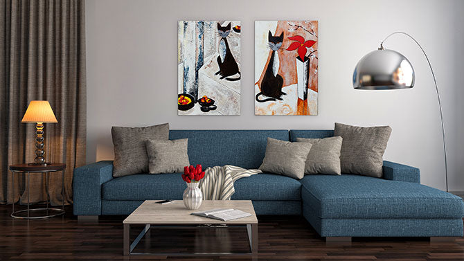 Chat noire avec les fruits