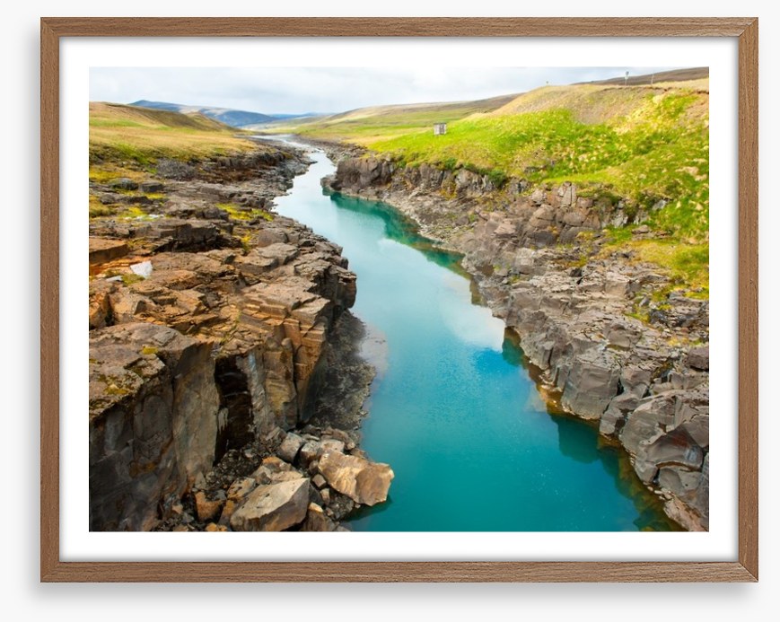 River runs through