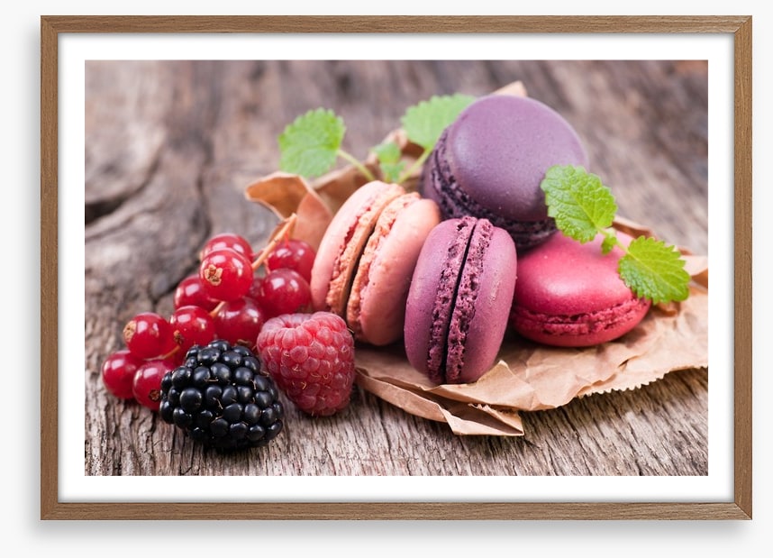 Berry macarons