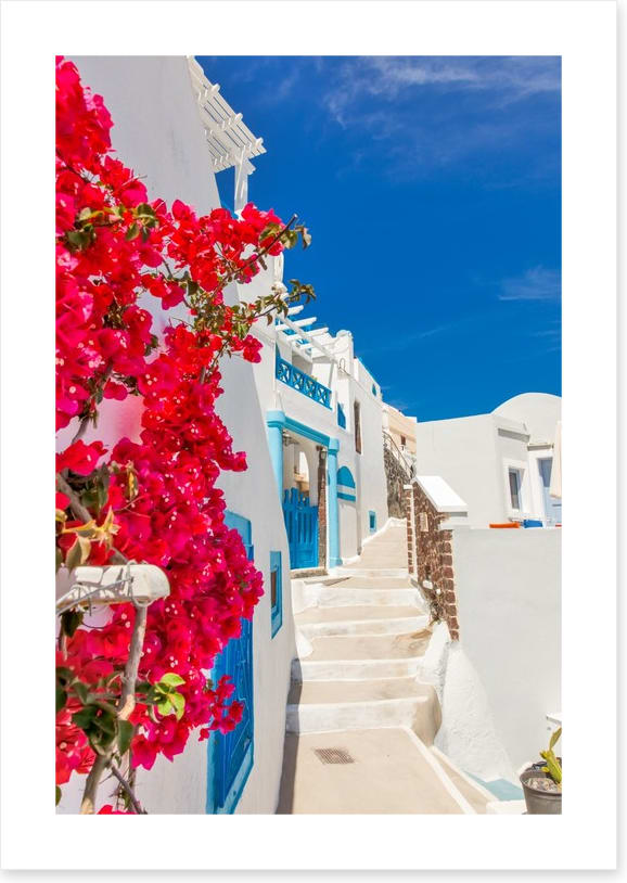 The alleys of Santorini, Greece