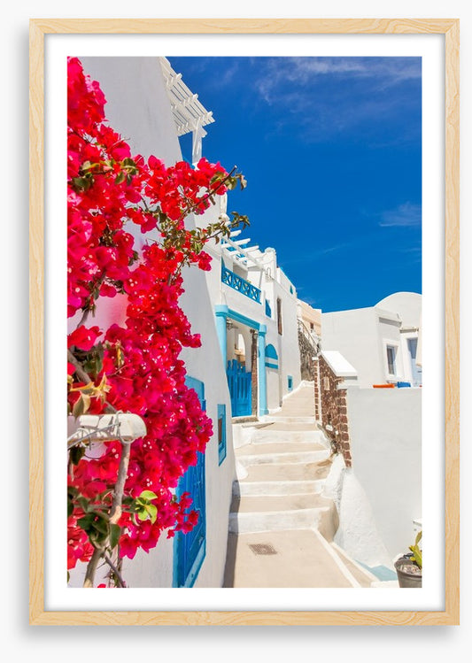 The alleys of Santorini, Greece