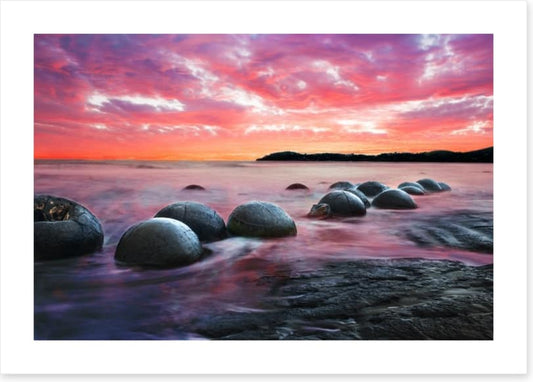 Moeraki boulders at dusk