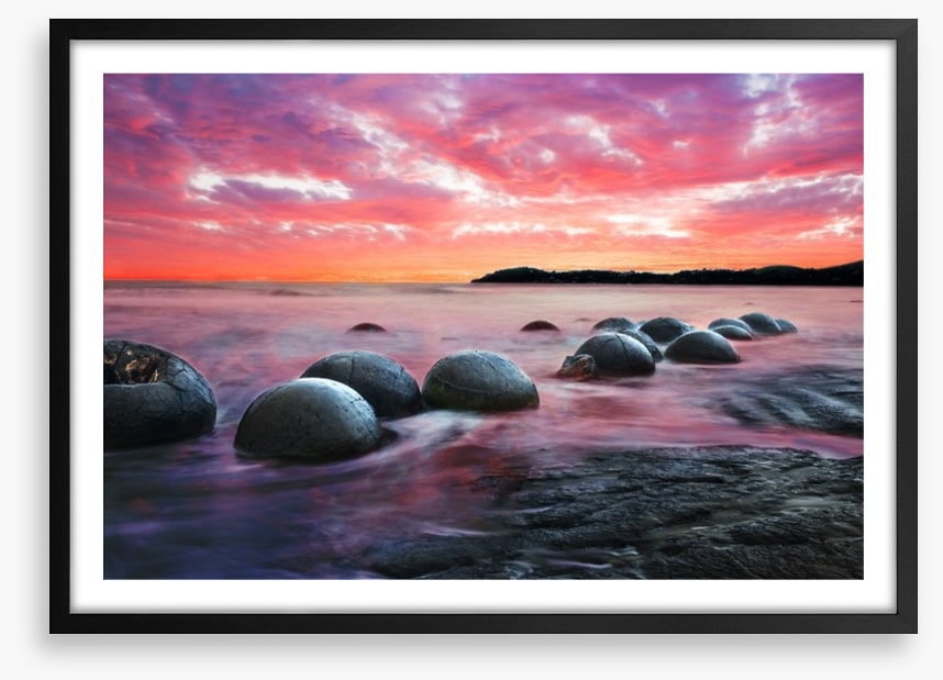 Moeraki boulders at dusk