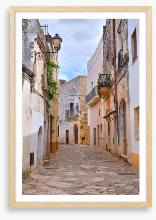 Puglia alleyway, Italy