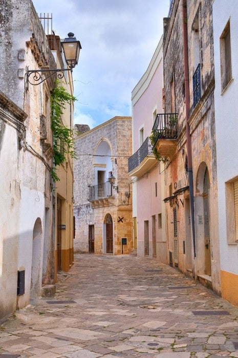 Puglia alleyway, Italy