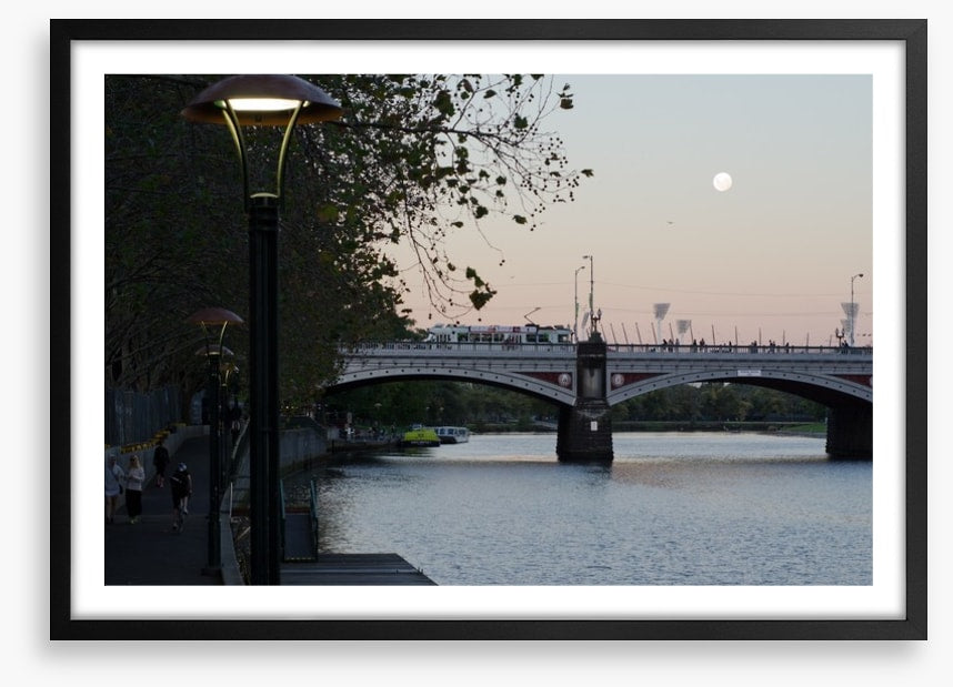 Melbourne moonrise