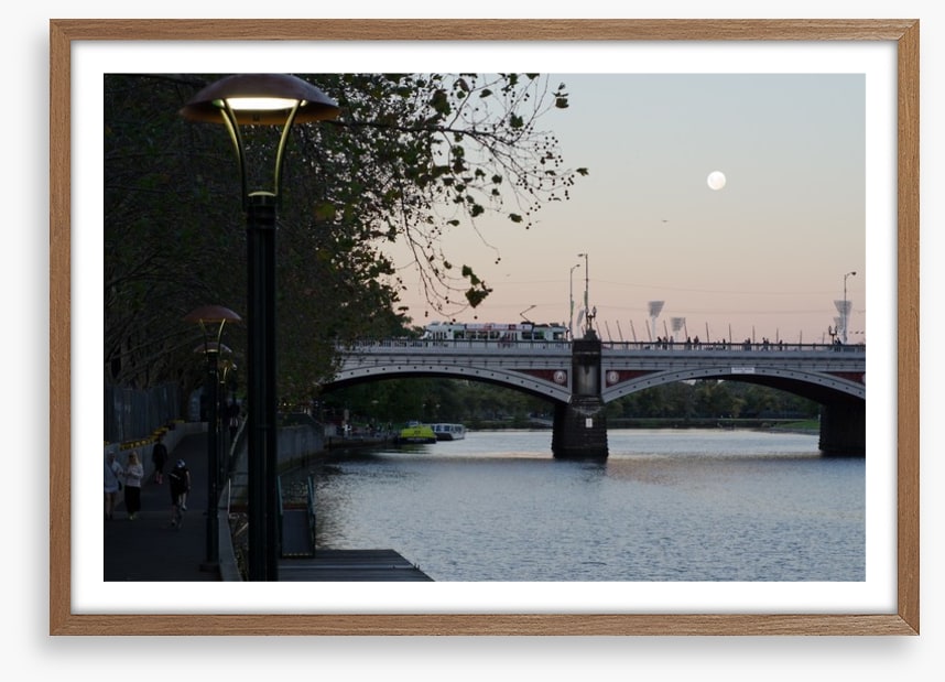 Melbourne moonrise