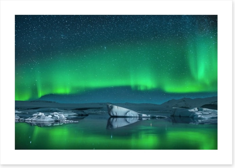 Icebergs under Northern Lights