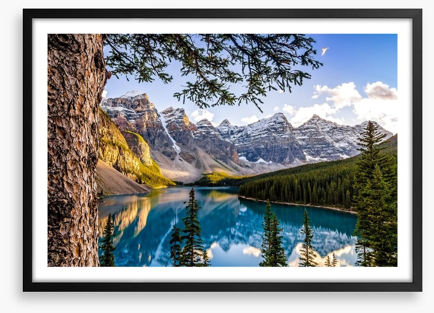 Moraine Lake mountains