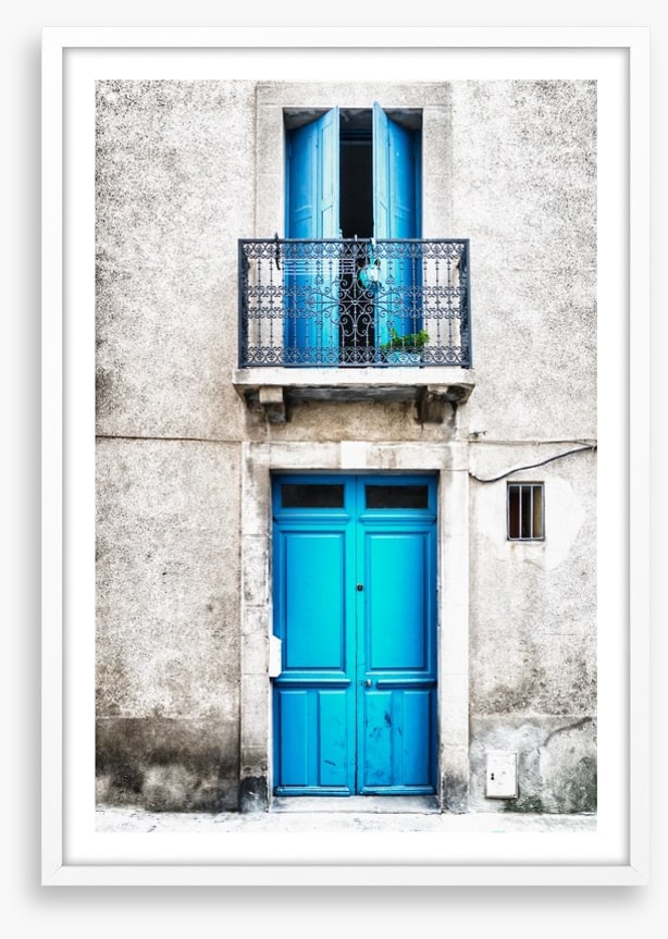 Blue doors, Saint-Hilaire
