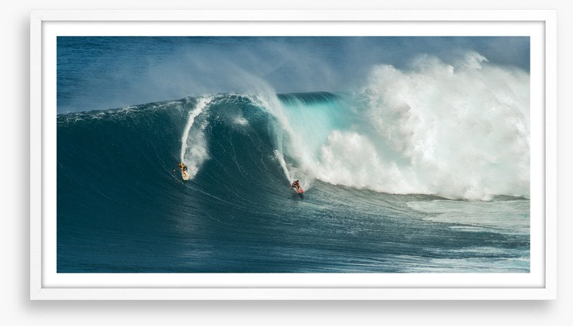 Surfing duo panorama