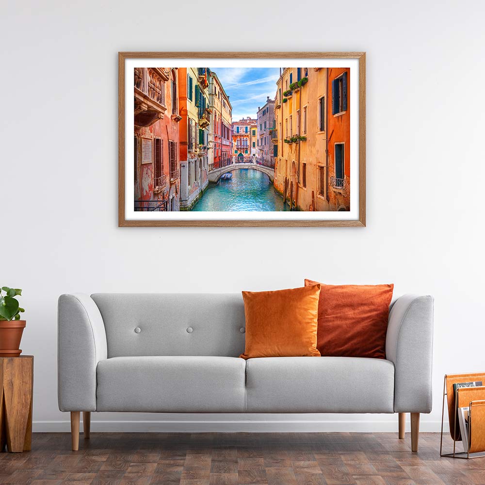 Colours of the canal