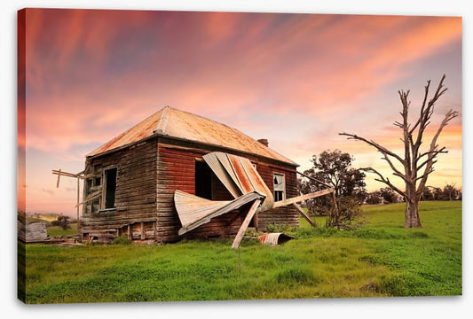The abandoned farm house