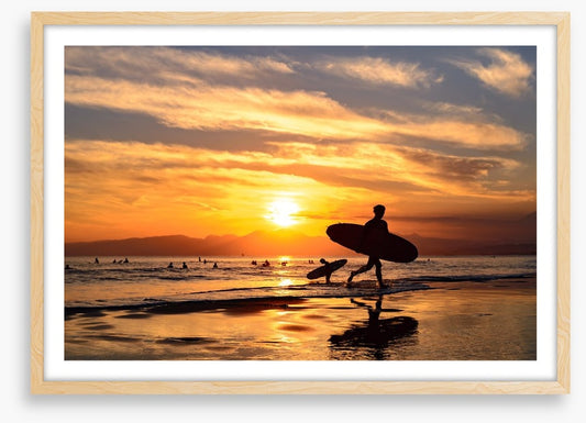 Surf silhouettes