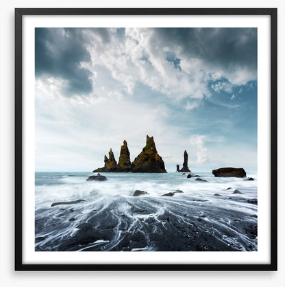 Troll toes seascape