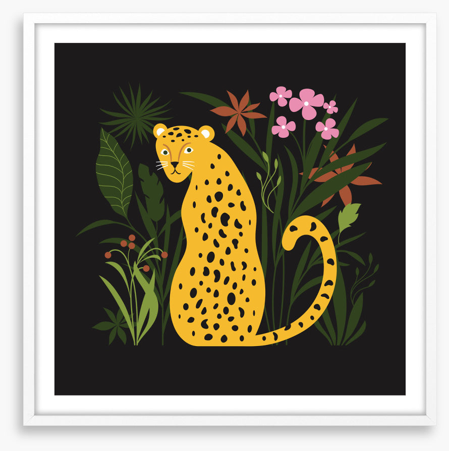 Leopard looks back