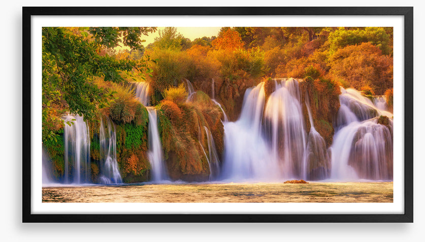 Autumn falls