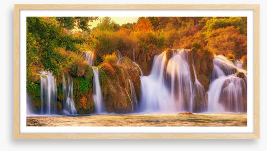 Autumn falls