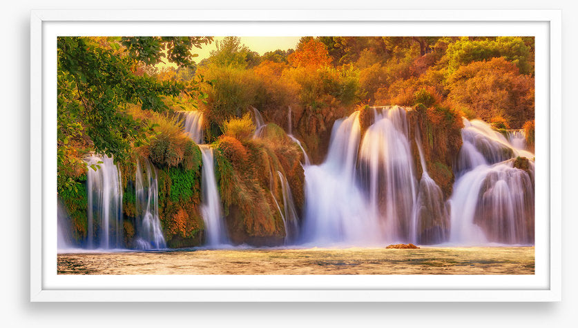 Autumn falls