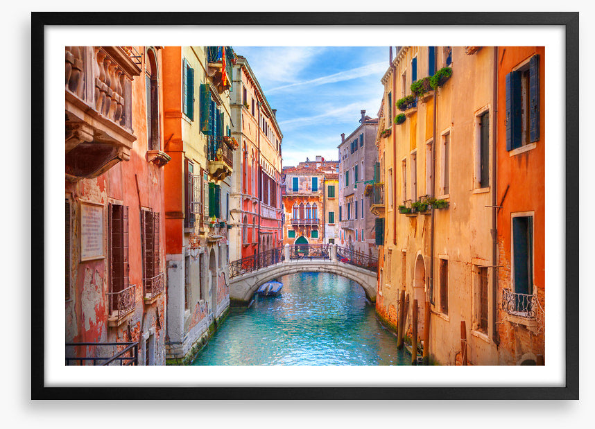 Colours of the canal