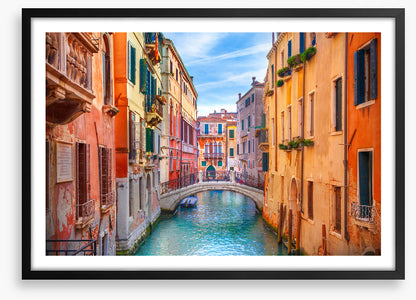 Colours of the canal