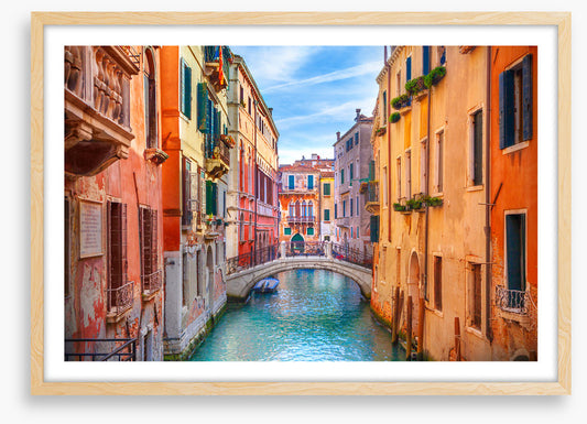 Colours of the canal