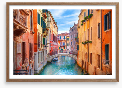 Colours of the canal