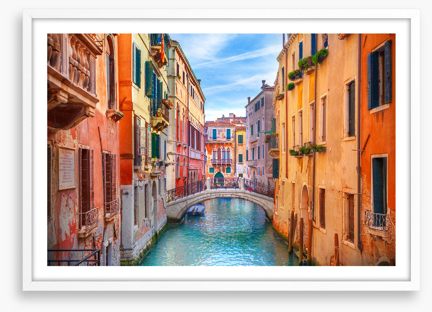 Colours of the canal