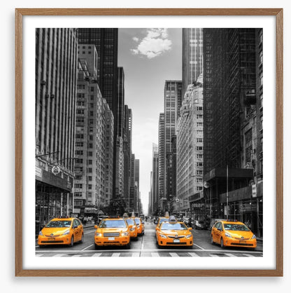 Yellow taxi avenue