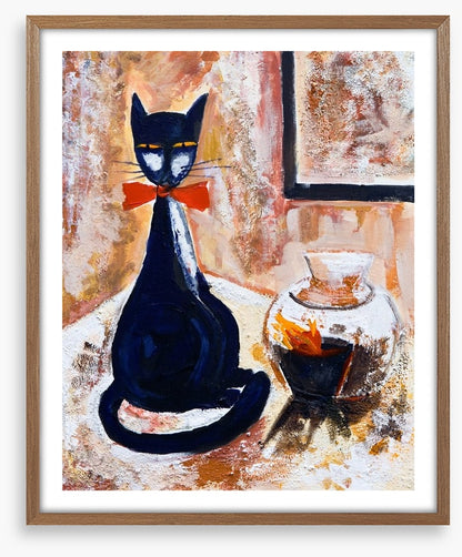Chat noire avec un vase
