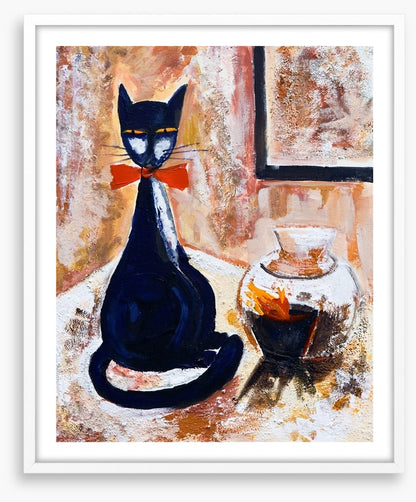 Chat noire avec un vase