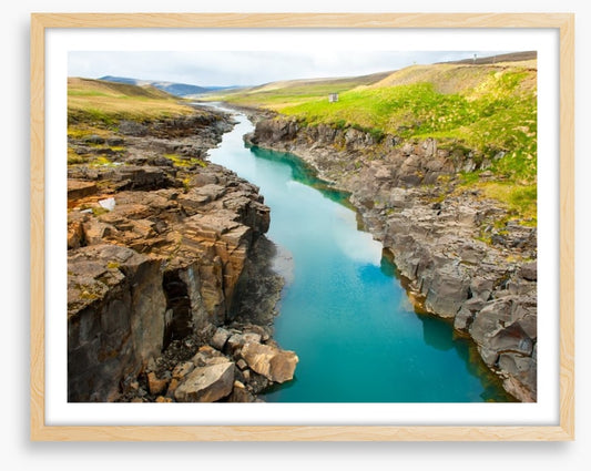 River runs through