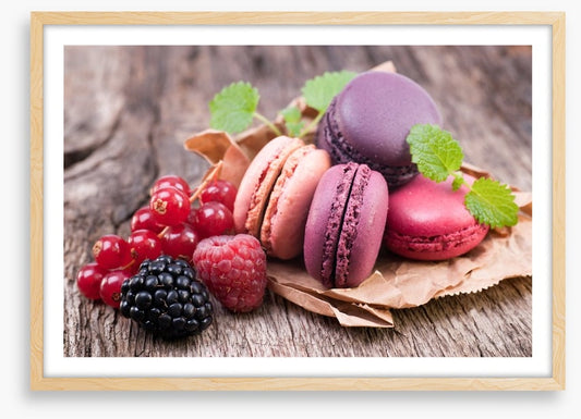 Berry macarons