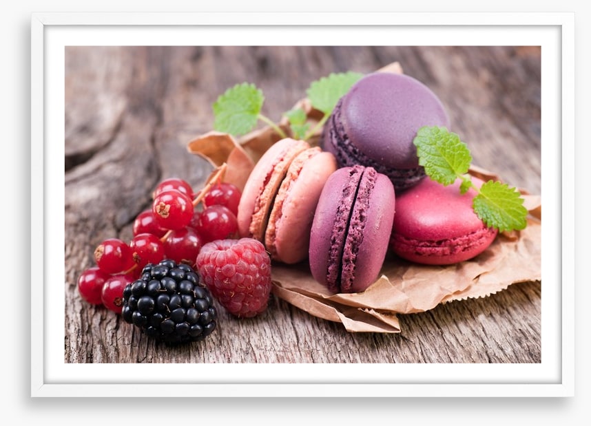 Berry macarons