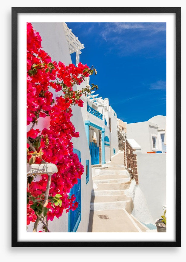 The alleys of Santorini, Greece
