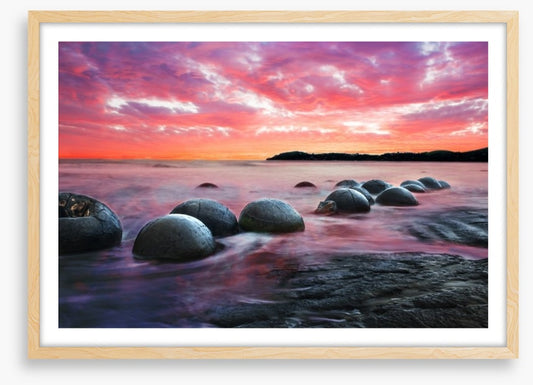 Moeraki boulders at dusk
