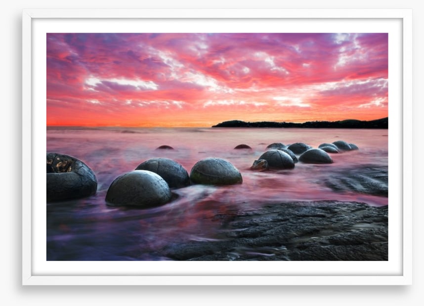 Moeraki boulders at dusk