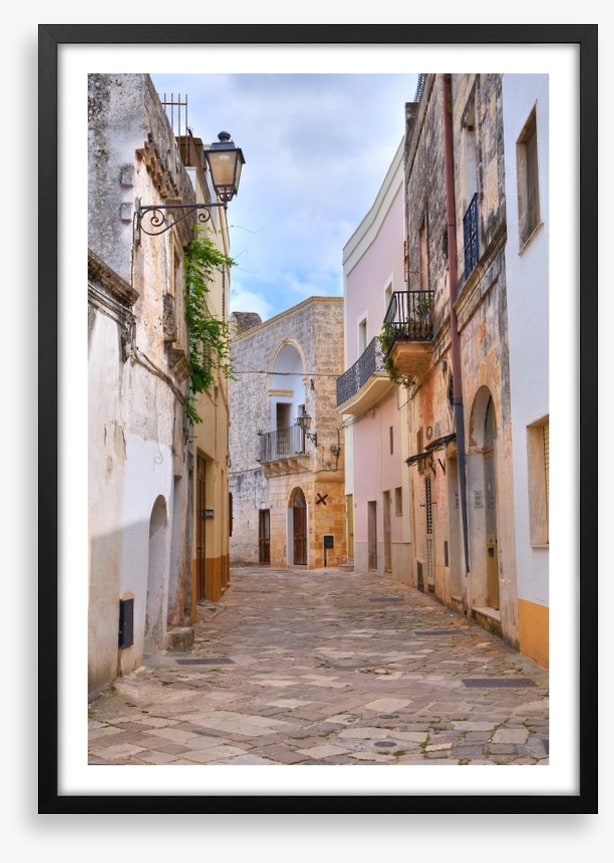 Puglia alleyway, Italy