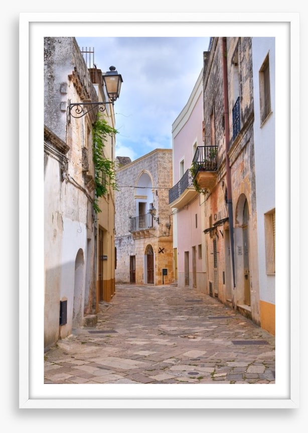 Puglia alleyway, Italy