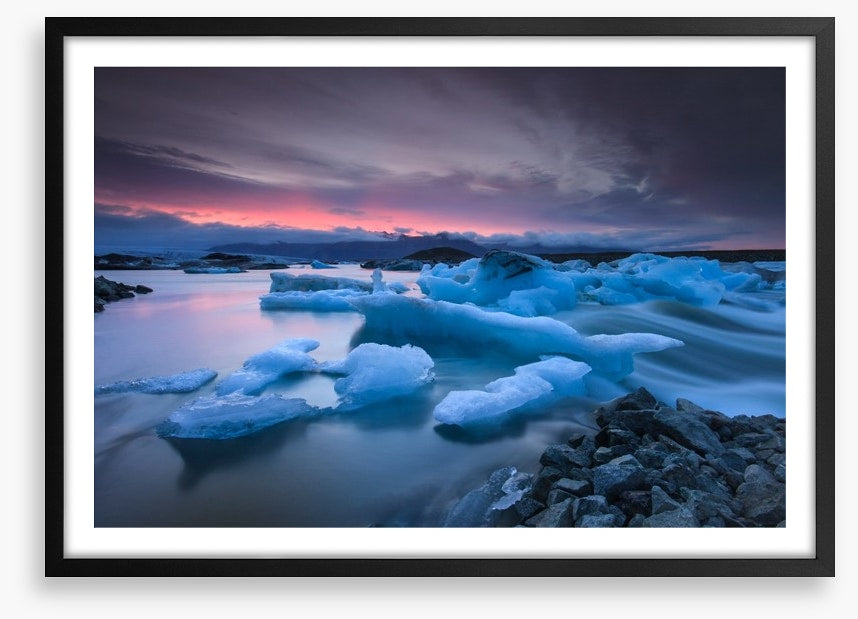 Icebergs floating in Jokulsarlon