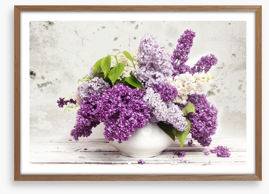 Lilac in the vase