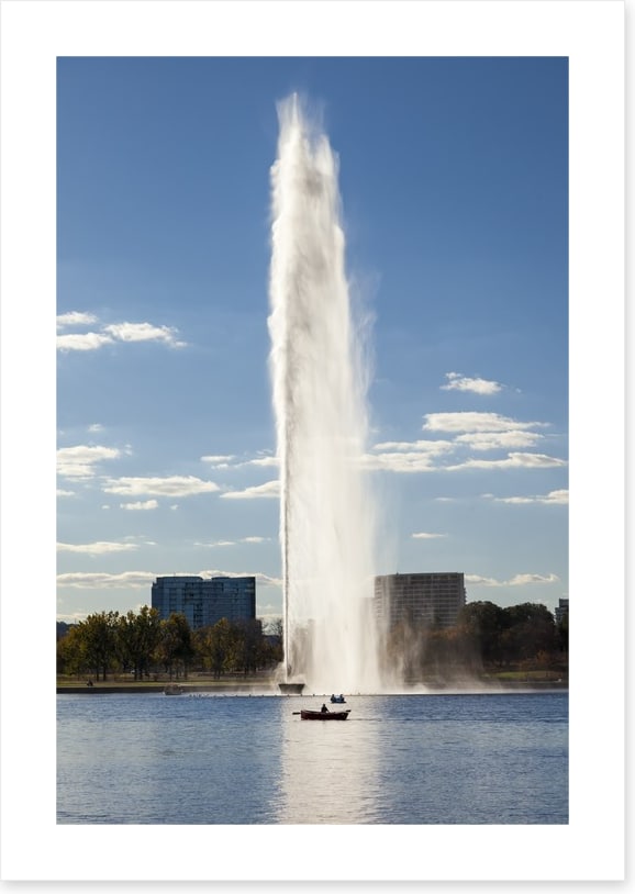 Burley Griffin Lake fountain