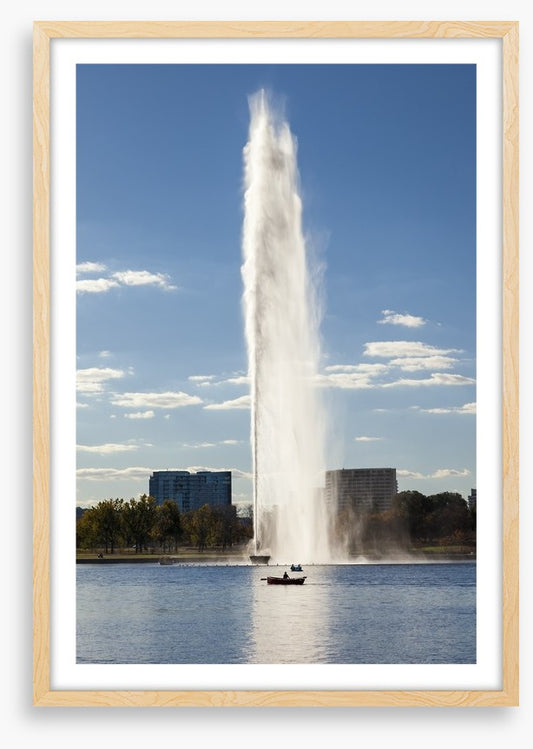 Burley Griffin Lake fountain